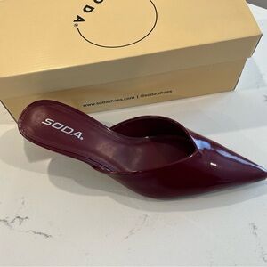 SODA Women's Burgundy Kitten Heels Size 9